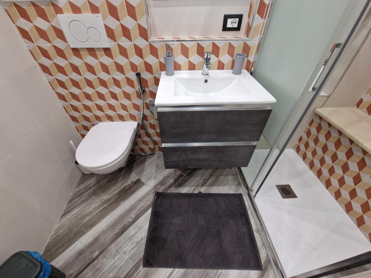 Apartment In Piazza Vittorio Veneto Con Parcheggio, *